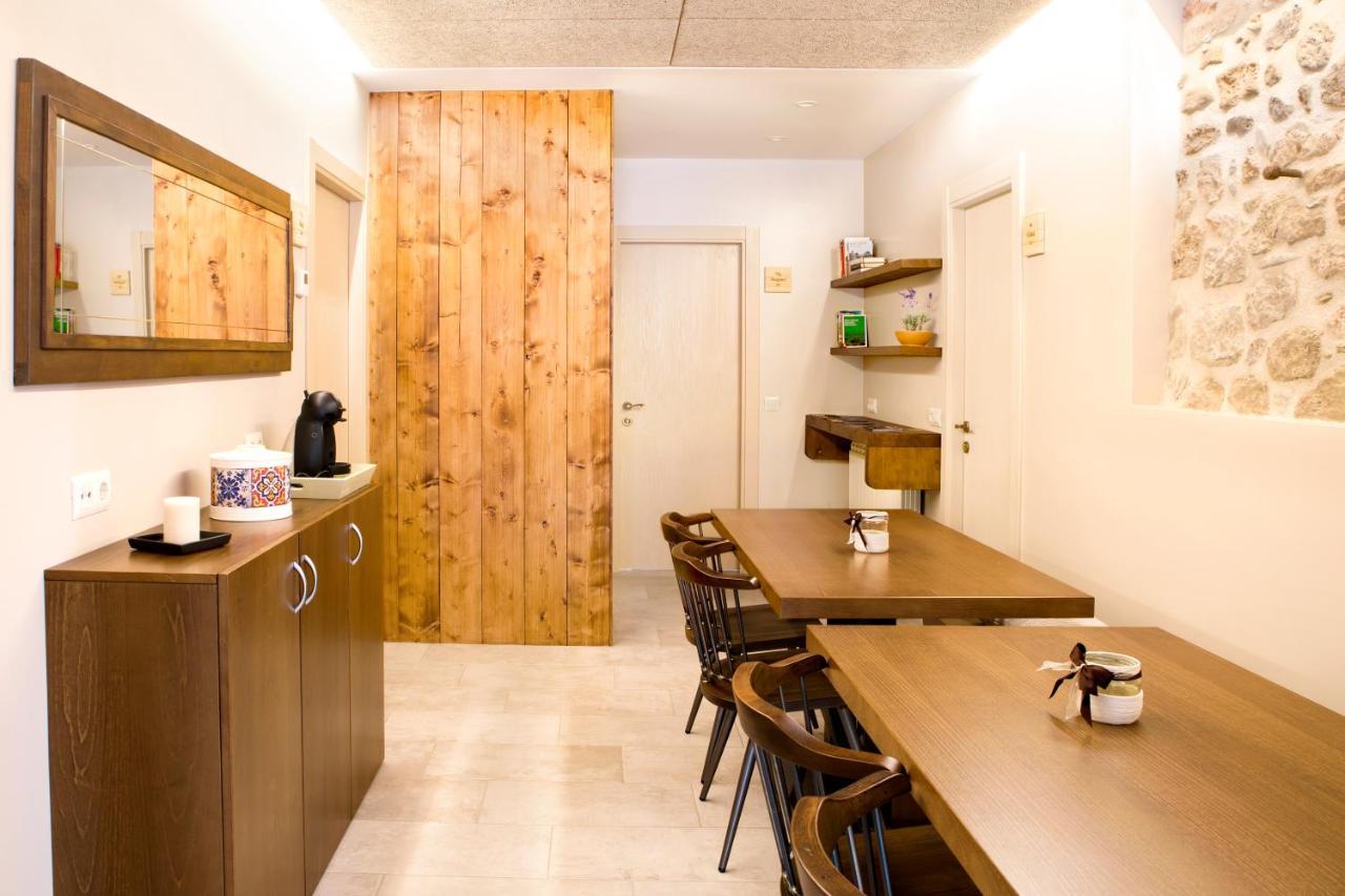 Habitacions Placa Major Santa Pau Exterior photo